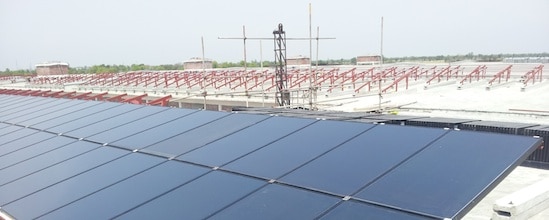Installation in progress of the sun2roof project for Modern Cold Storage