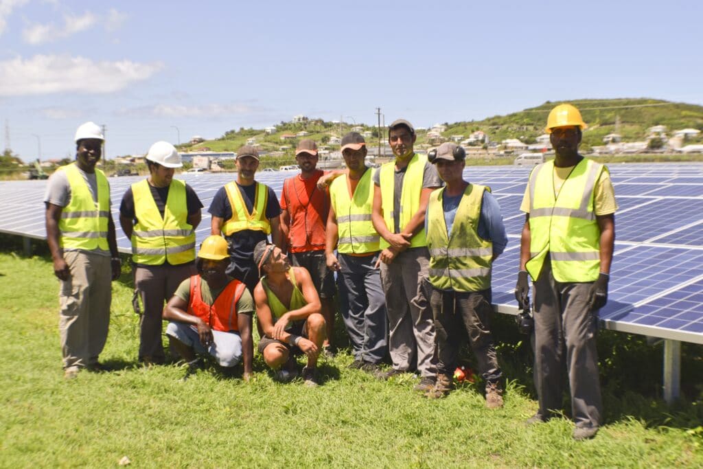ThemeecoGroup-caribbean-solar-training-apua-group-picture